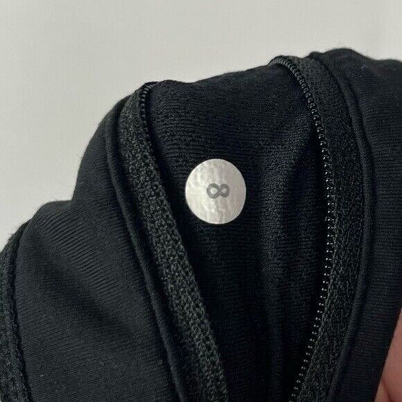 Lululemon Run A Marathon Black Cropped Athletic Pants 8 - Picture 7 of 9